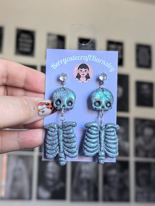 Skull earrings gray chrome