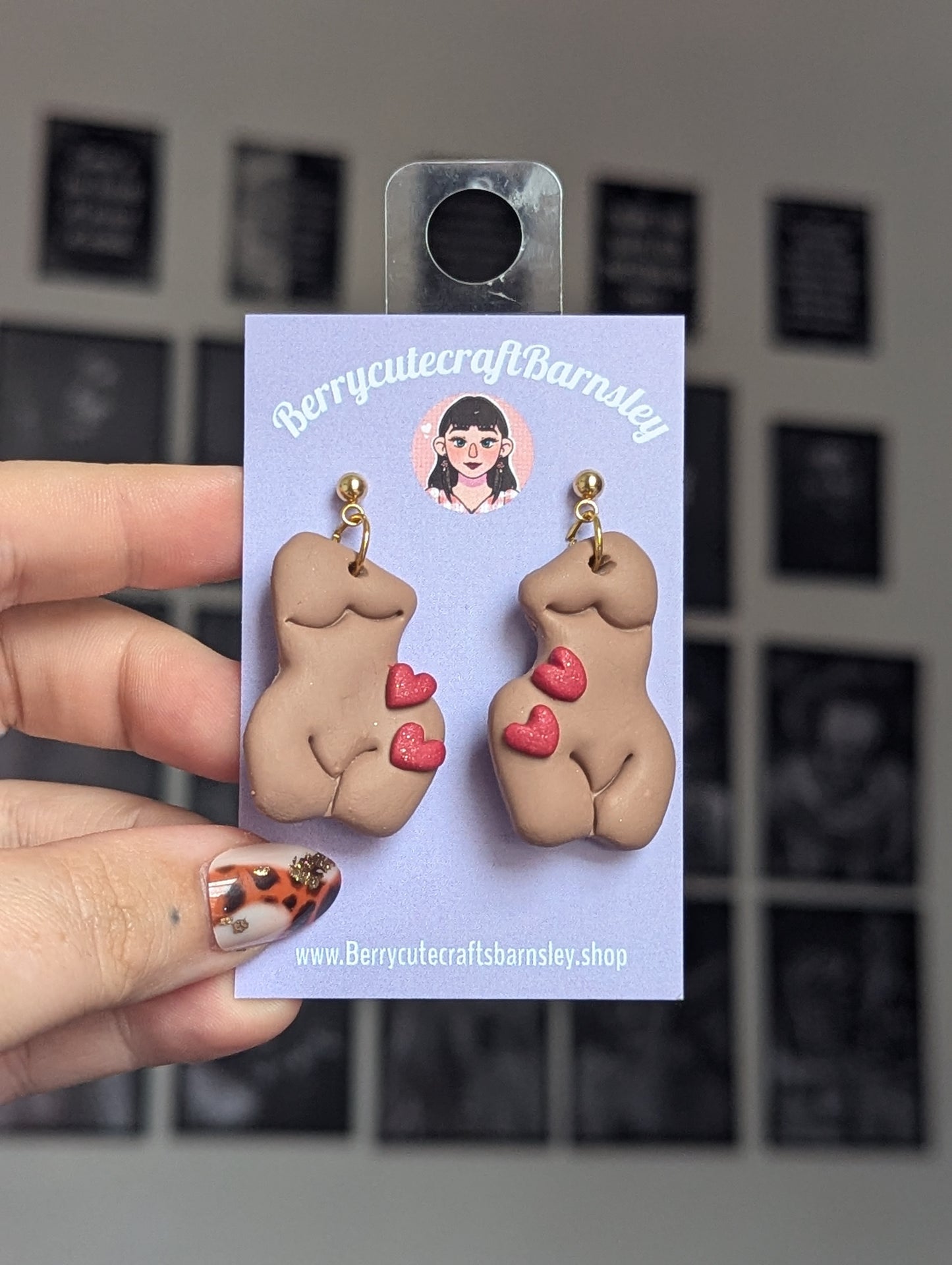 Curvy body earrings