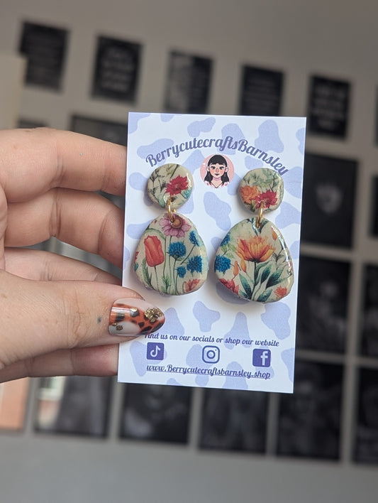 Floral print drop earrings